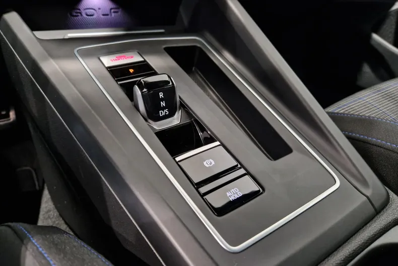 Volkswagen Golf din 2021 cu 45.748 km - oferta VOL129680 - foto 26