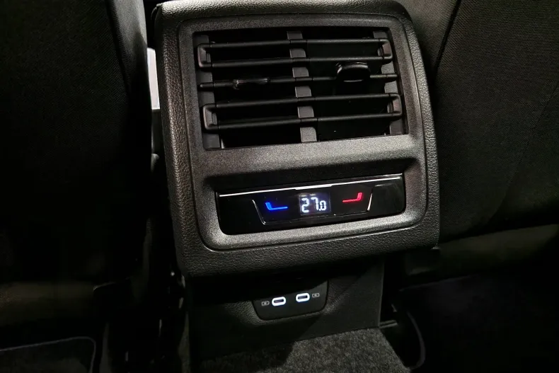 Volkswagen Golf din 2021 cu 45.748 km - oferta VOL129680 - foto 27