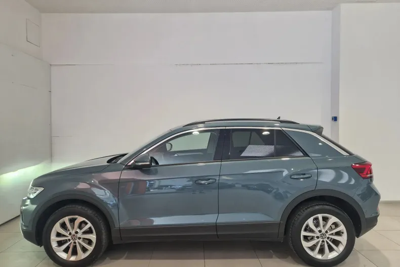 Volkswagen T-Roc din 2025 cu 5.000 km - oferta VOL129686 - foto 2