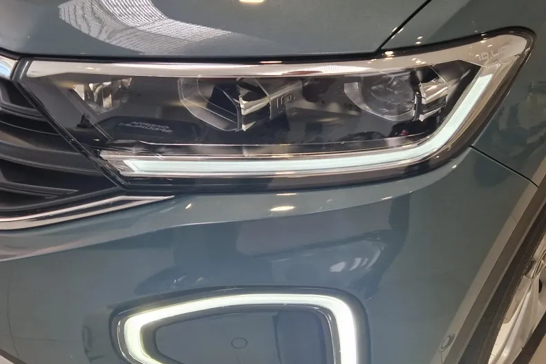 Volkswagen T-Roc din 2025 cu 5.000 km - oferta VOL129686 - foto 9