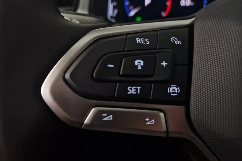 Volkswagen T-Roc din 2025 cu 5.000 km - oferta VOL129686 - foto 17