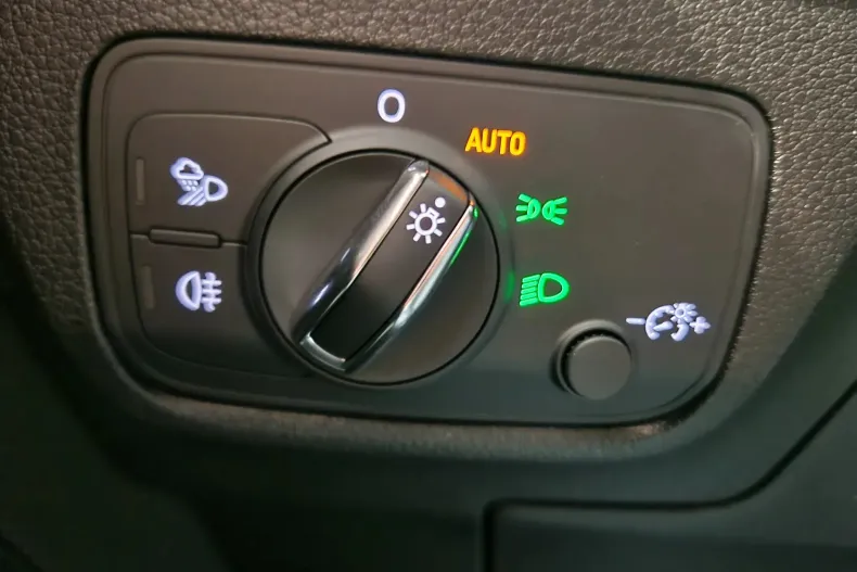 Audi Q2 din 2025 cu 5.000 km - oferta AUD129687 - foto 16