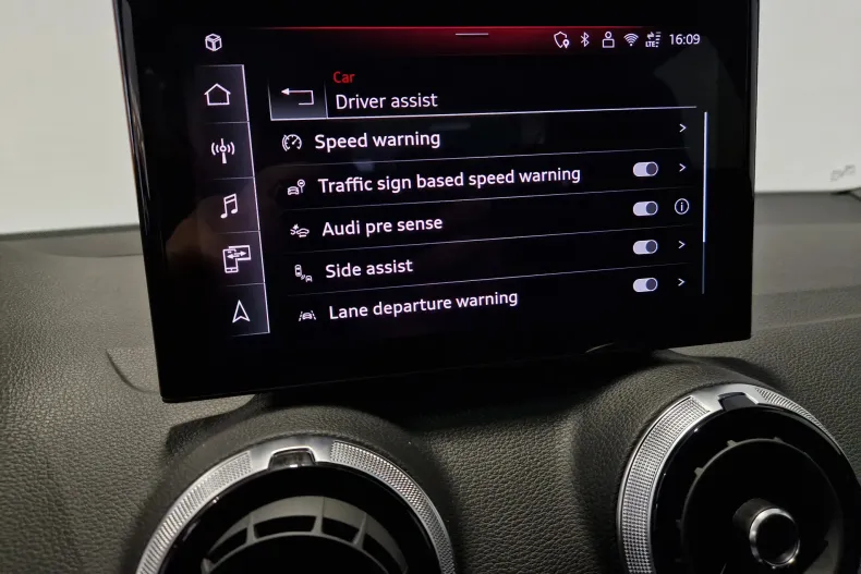 Audi Q2 din 2025 cu 5.000 km - oferta AUD129687 - foto 23