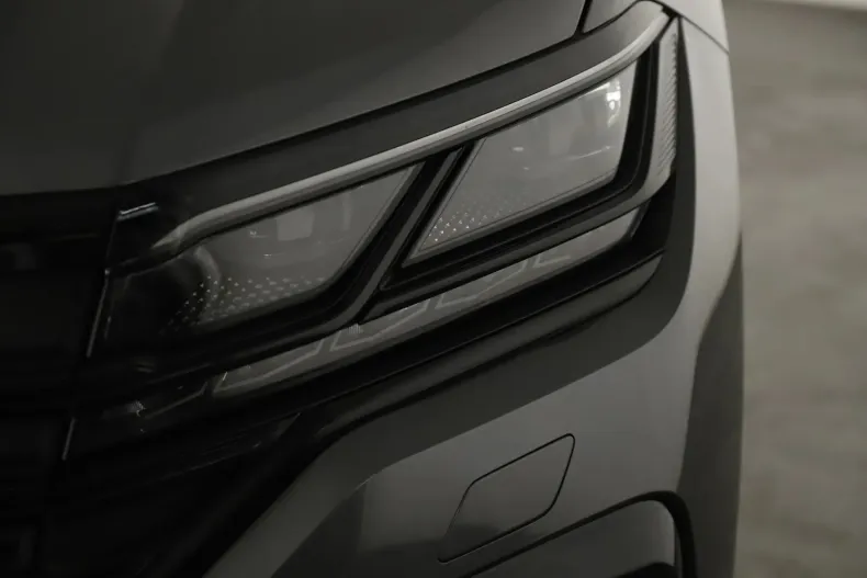 Volkswagen Touareg din 2021 cu 74.249 km - oferta VOL129693 - foto 9