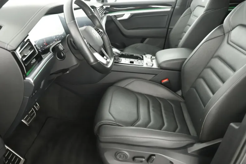 Volkswagen Touareg din 2021 cu 74.249 km - oferta VOL129693 - foto 11