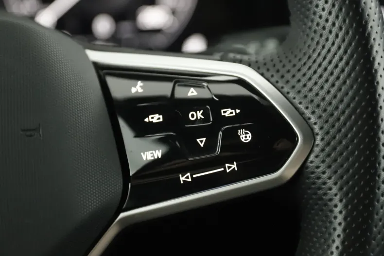 Volkswagen Touareg din 2021 cu 74.249 km - oferta VOL129693 - foto 22