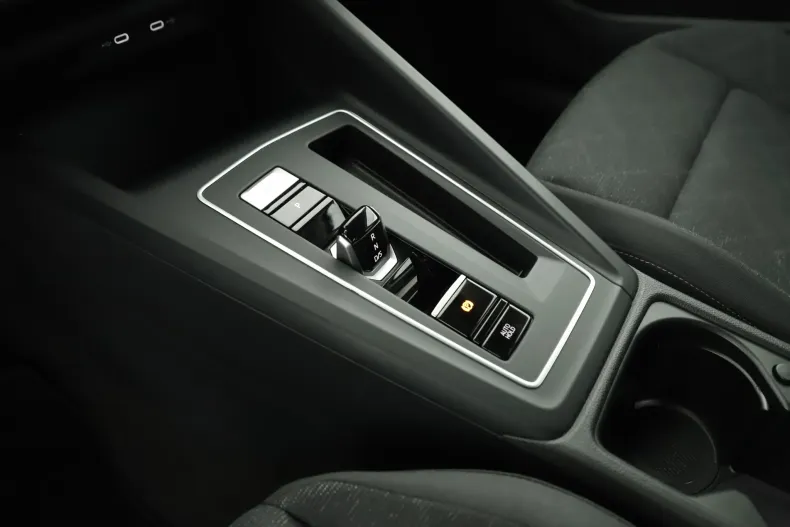 Volkswagen Golf din 2023 cu 21.108 km - oferta VOL129695 - foto 15