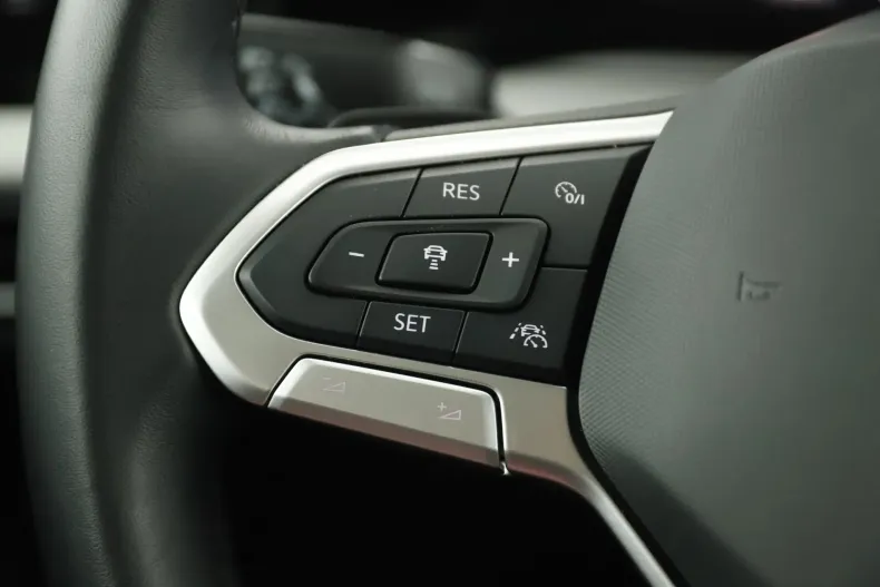 Volkswagen Golf din 2023 cu 21.108 km - oferta VOL129695 - foto 17