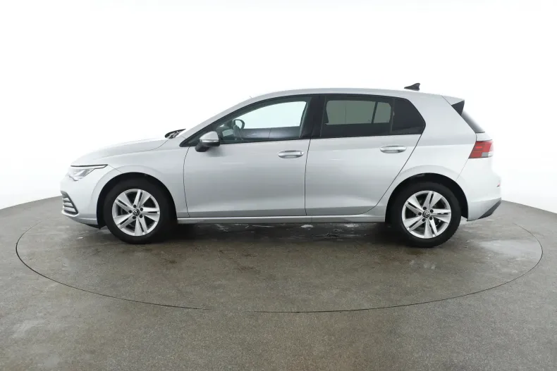 Volkswagen Golf din 2023 cu 52.077 km - oferta VOL129701 - foto 2