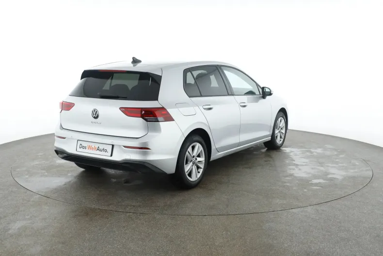 Volkswagen Golf din 2023 cu 52.077 km - oferta VOL129701 - foto 7