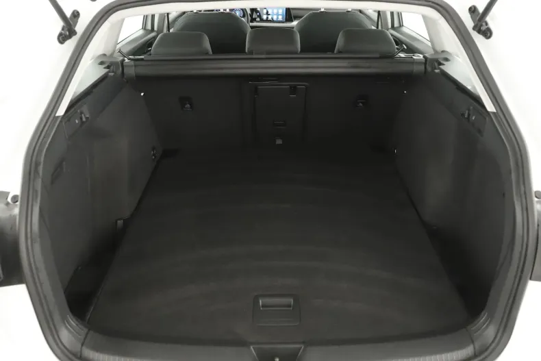 Volkswagen Golf din 2021 cu 47.424 km - oferta VOL129703 - foto 18