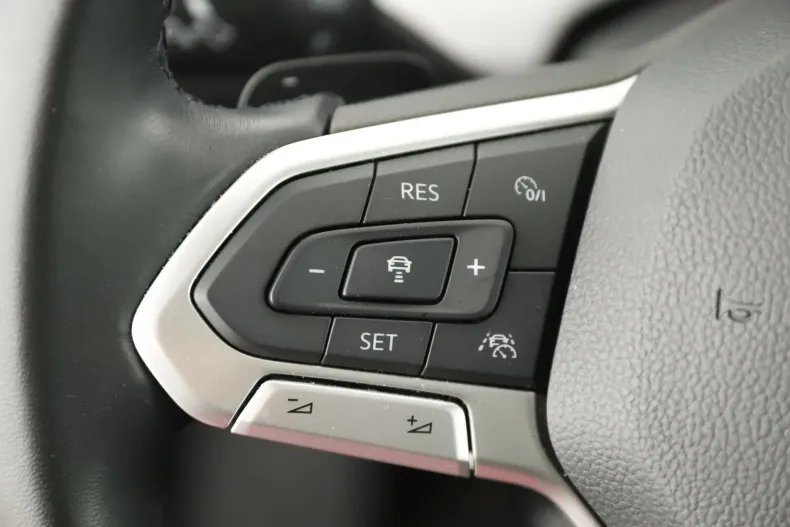 Volkswagen Golf din 2021 cu 47.424 km - oferta VOL129703 - foto 21