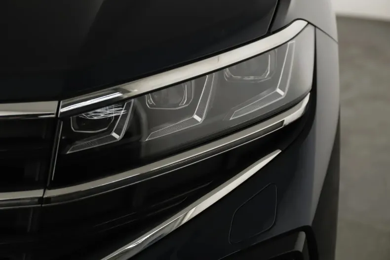 Volkswagen Touareg din 2023 cu 46.907 km - oferta VOL129717 - foto 9