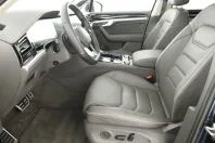 Volkswagen Touareg din 2023 cu 46.907 km - oferta VOL129717 - foto 11