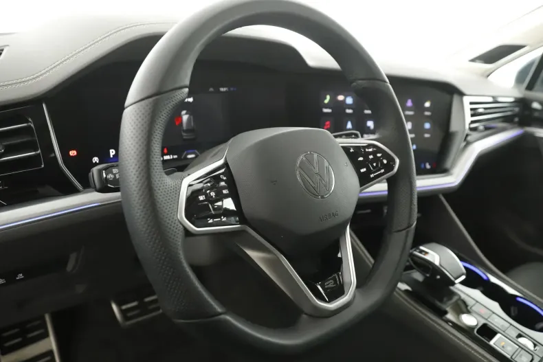 Volkswagen Touareg din 2023 cu 46.907 km - oferta VOL129717 - foto 14