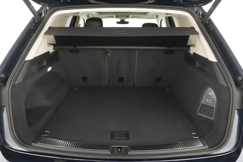 Volkswagen Touareg din 2023 cu 46.907 km - oferta VOL129717 - foto 15