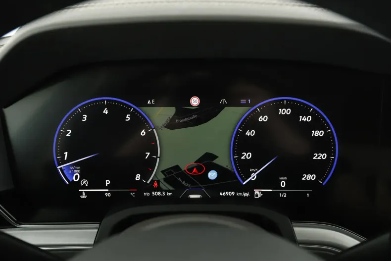 Volkswagen Touareg din 2023 cu 46.907 km - oferta VOL129717 - foto 17