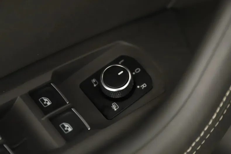 Volkswagen Touareg din 2023 cu 46.907 km - oferta VOL129717 - foto 22