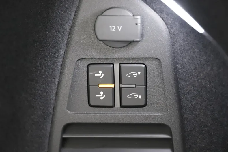 Volkswagen Touareg din 2023 cu 46.907 km - oferta VOL129717 - foto 28