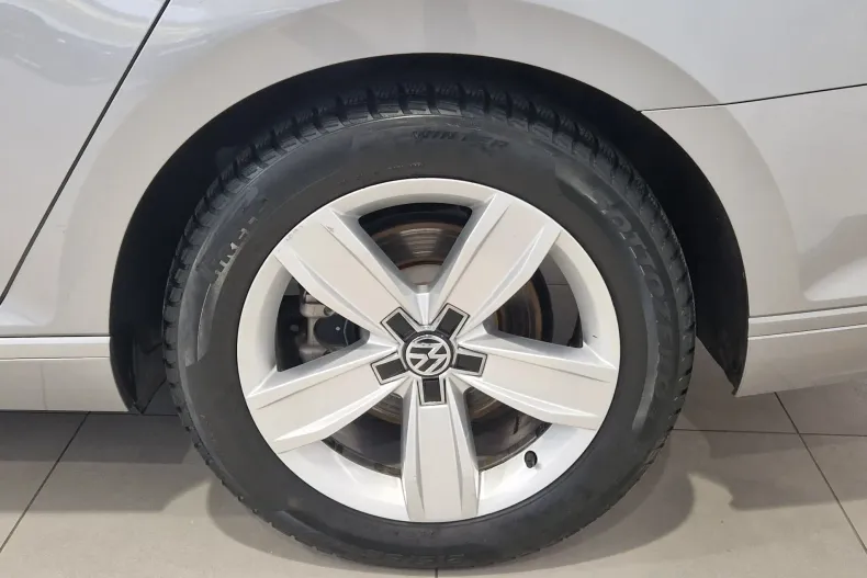 Volkswagen Passat din 2019 cu 56.019 km - oferta VOL129728 - foto 10