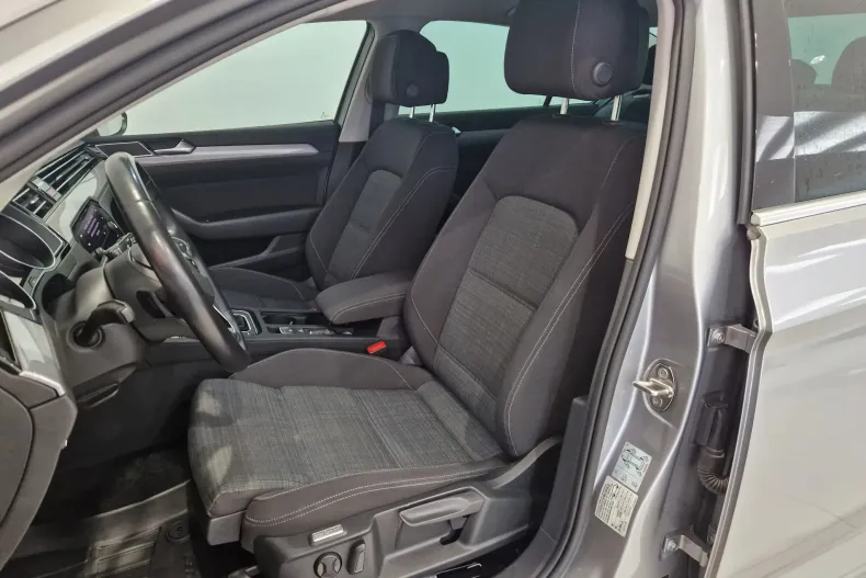 Volkswagen Passat din 2019 cu 56.019 km - oferta VOL129728 - foto 11