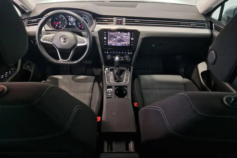 Volkswagen Passat din 2019 cu 56.019 km - oferta VOL129728 - foto 12