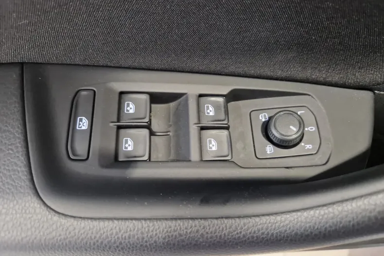 Volkswagen Passat din 2019 cu 56.019 km - oferta VOL129728 - foto 15