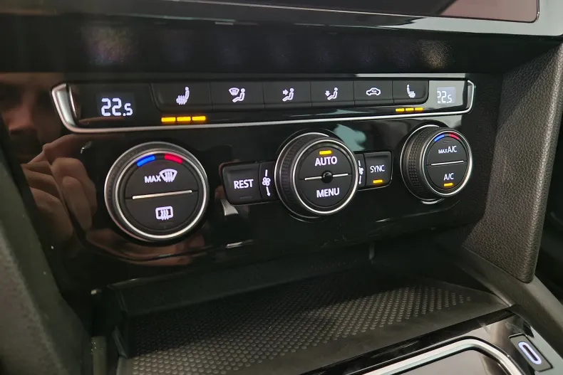 Volkswagen Passat din 2019 cu 56.019 km - oferta VOL129728 - foto 24