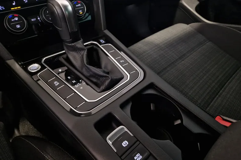 Volkswagen Passat din 2019 cu 56.019 km - oferta VOL129728 - foto 25