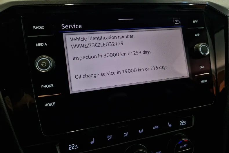 Volkswagen Passat din 2019 cu 56.019 km - oferta VOL129728 - foto 26