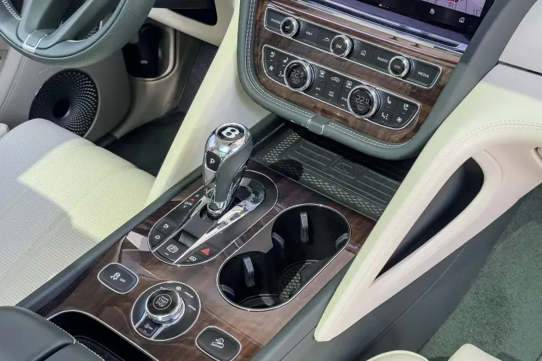 Bentley Bentayga din 2024 cu 16.500 km - oferta BEN129729 - foto 15