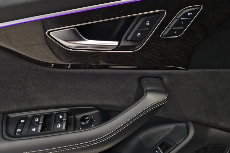 Audi Q8 din 2024 cu 15.631 km - oferta AUD129730 - foto 17