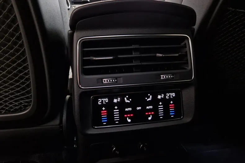 Audi Q8 din 2024 cu 15.631 km - oferta AUD129730 - foto 32