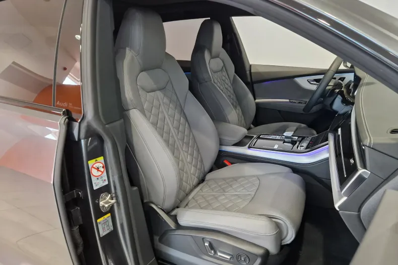Audi Q8 din 2024 cu 11.156 km - oferta AUD129736 - foto 13