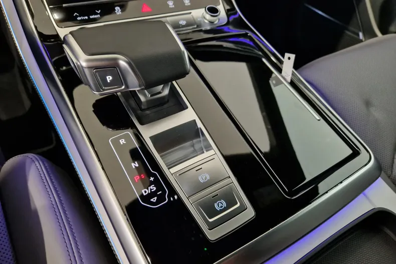 Audi Q8 din 2024 cu 11.156 km - oferta AUD129736 - foto 33