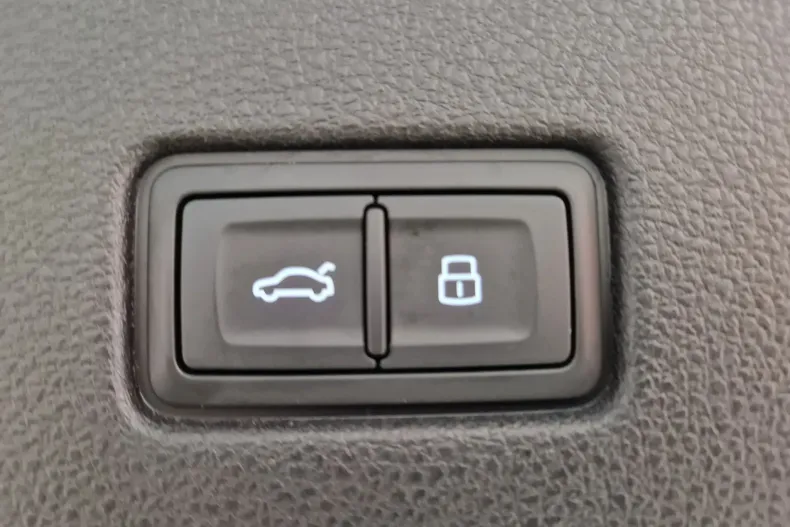 Audi Q8 din 2024 cu 11.156 km - oferta AUD129736 - foto 34