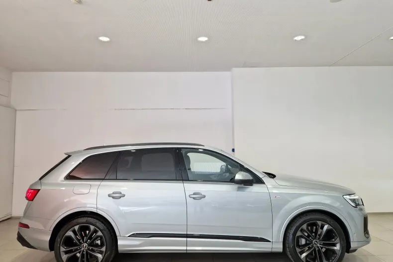 Audi Q7 din 2025 cu 5.000 km - oferta AUD129742 - foto 6