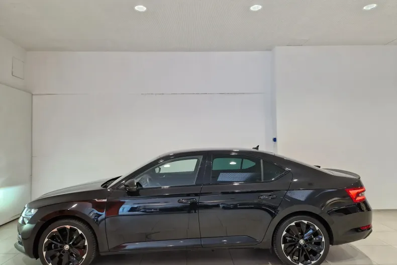 Skoda Superb din 2023 cu 8.070 km - oferta SKO129748 - foto 2