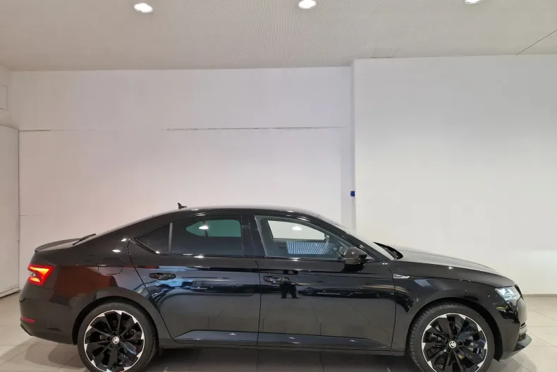 Skoda Superb din 2023 cu 8.070 km - oferta SKO129748 - foto 6