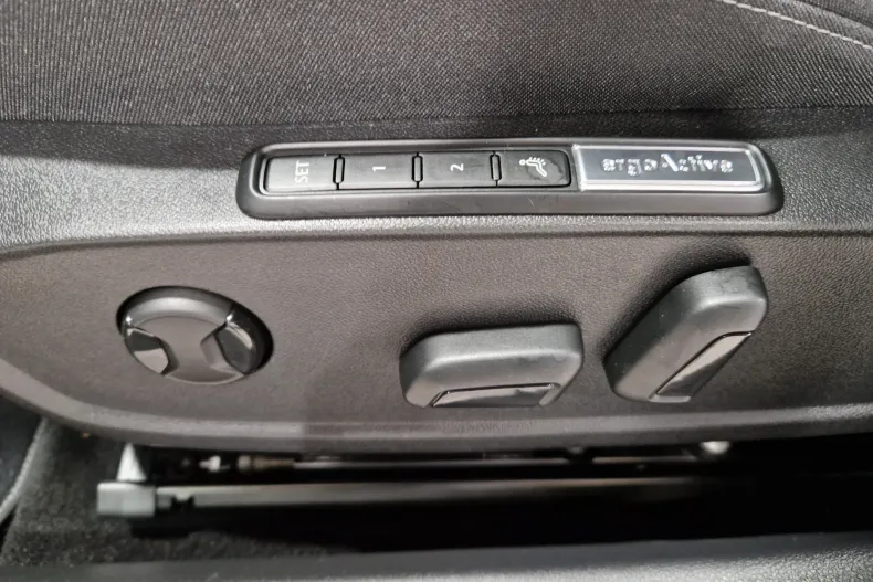 Volkswagen Golf din 2020 cu 58.800 km - oferta VOL129756 - foto 13