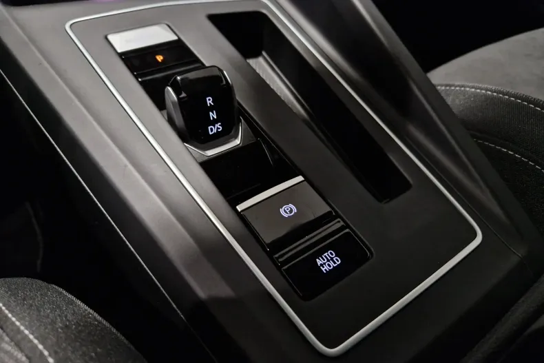 Volkswagen Golf din 2020 cu 58.800 km - oferta VOL129756 - foto 24