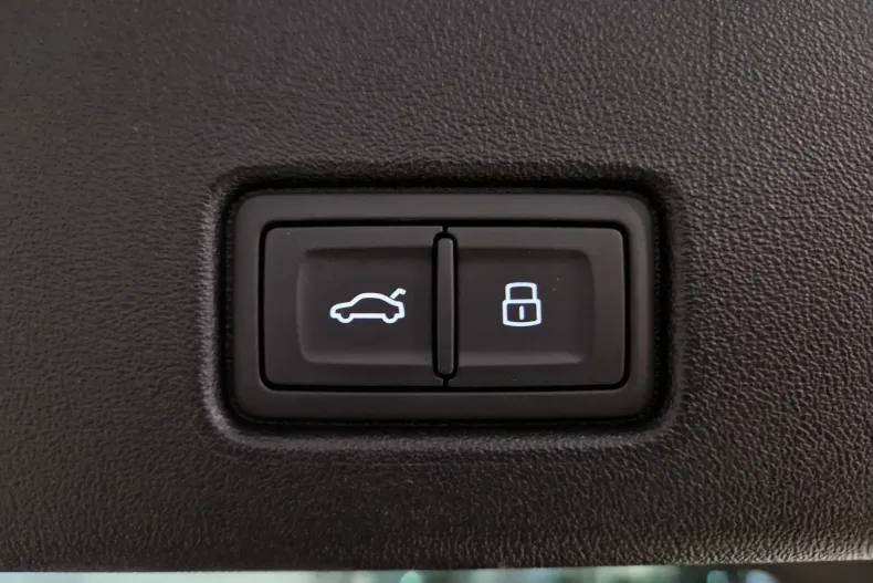 Audi Q4 din 2025 cu 5.000 km - oferta AUD129757 - foto 31