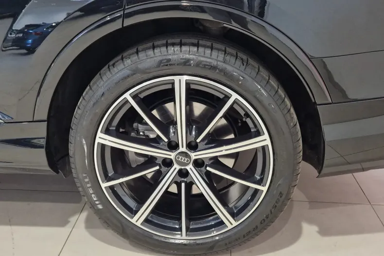 Audi Q7 din 2024 cu 5.000 km - oferta AUD129760 - foto 10