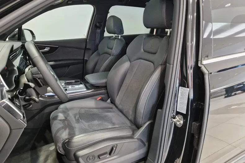 Audi Q7 din 2024 cu 5.000 km - oferta AUD129760 - foto 11