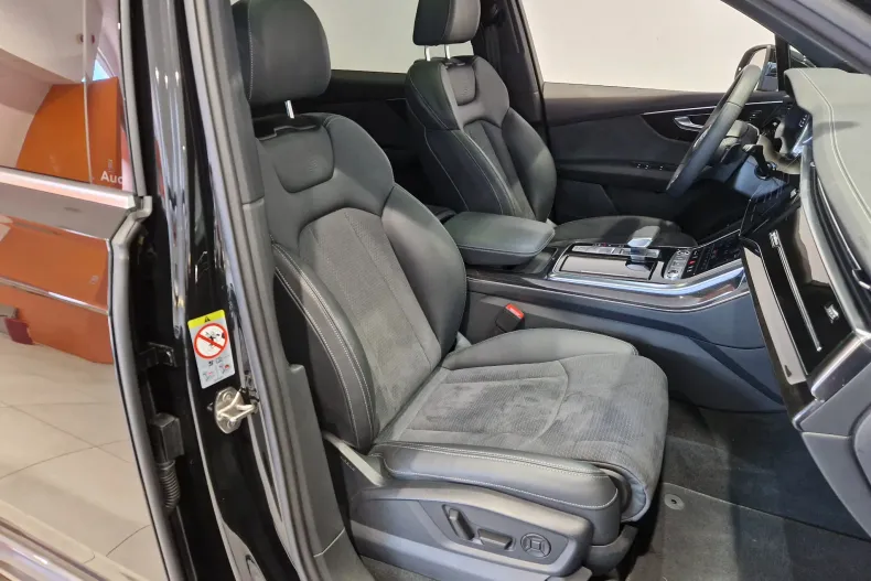 Audi Q7 din 2024 cu 5.000 km - oferta AUD129760 - foto 13