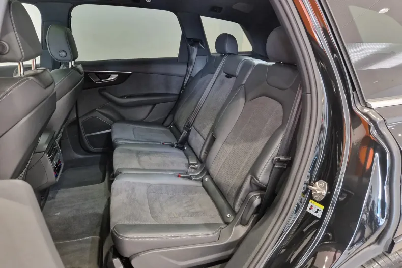 Audi Q7 din 2024 cu 5.000 km - oferta AUD129760 - foto 14