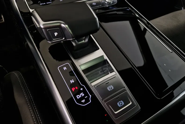 Audi Q7 din 2024 cu 5.000 km - oferta AUD129760 - foto 31