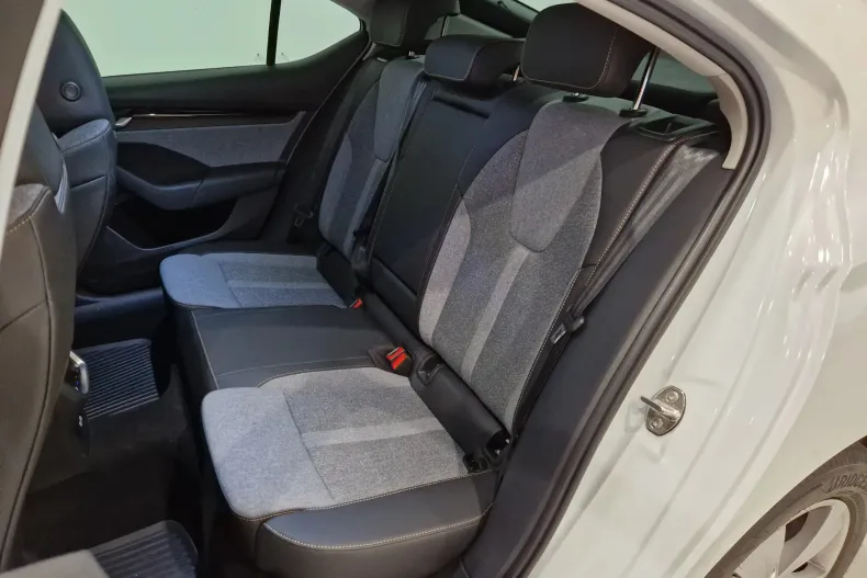 Skoda Octavia din 2025 cu 5.000 km - oferta SKO129764 - foto 14