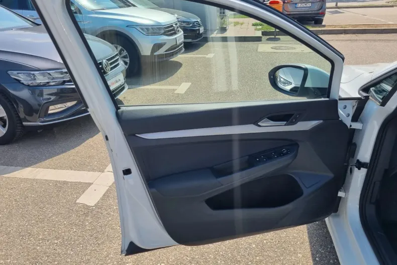 Volkswagen Golf din 2020 cu 38.203 km - oferta VOL129815 - foto 9