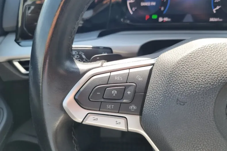 Volkswagen Golf din 2020 cu 38.203 km - oferta VOL129815 - foto 15